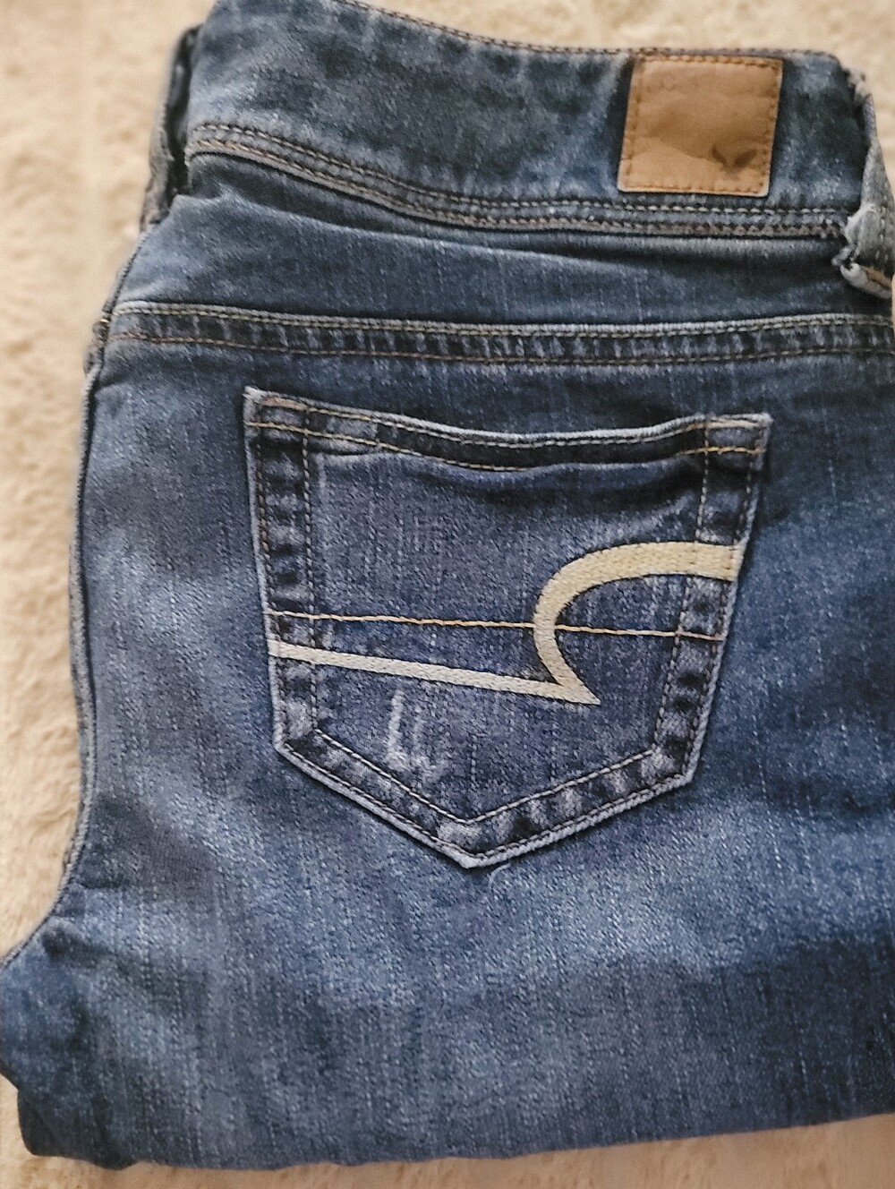 American Eagle Women's Blue Denim Jeans - Branded Pocket Detail